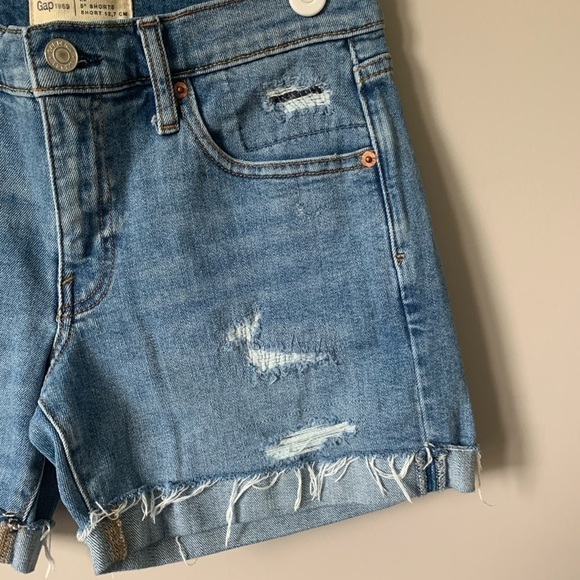 GAP Women's Jeans Shorts - Picture 2 of 5